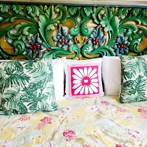 https://old-lahaina-house.hotelsinhawaii.org
